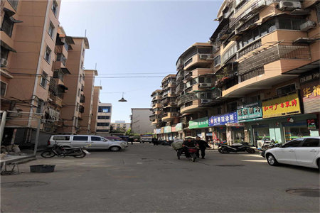 大源·枫香小镇精装修南北通透带车库带库房仅售80万急售便宜卖